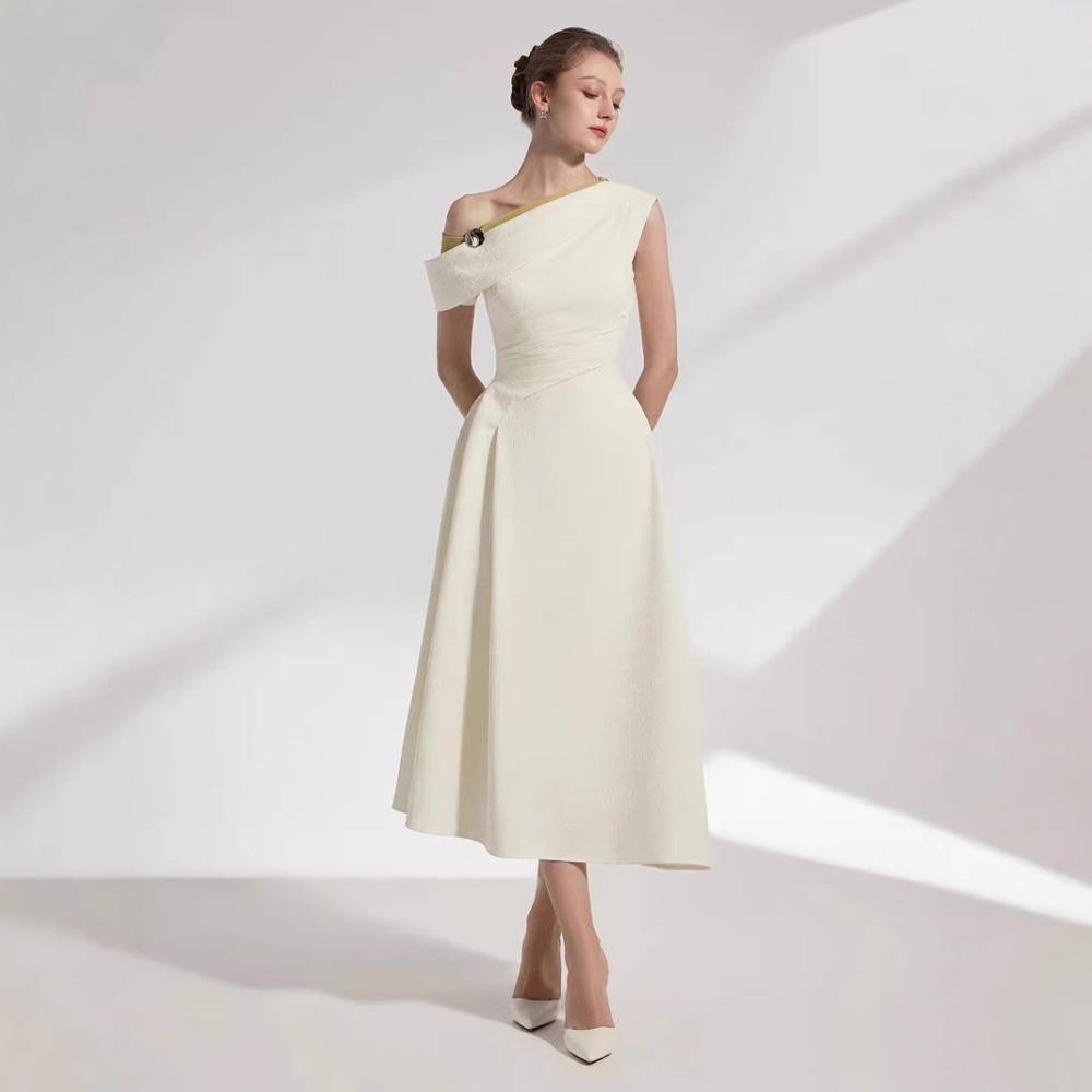 Ladies dress sloping shoulder formal dress