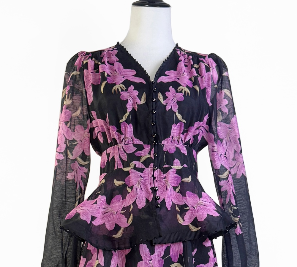 Beading catwalk tops lotus leaf edges skirt a set