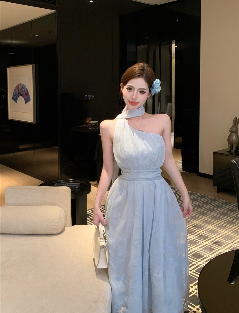 Streamer flocking summer lady sloping shoulder dress