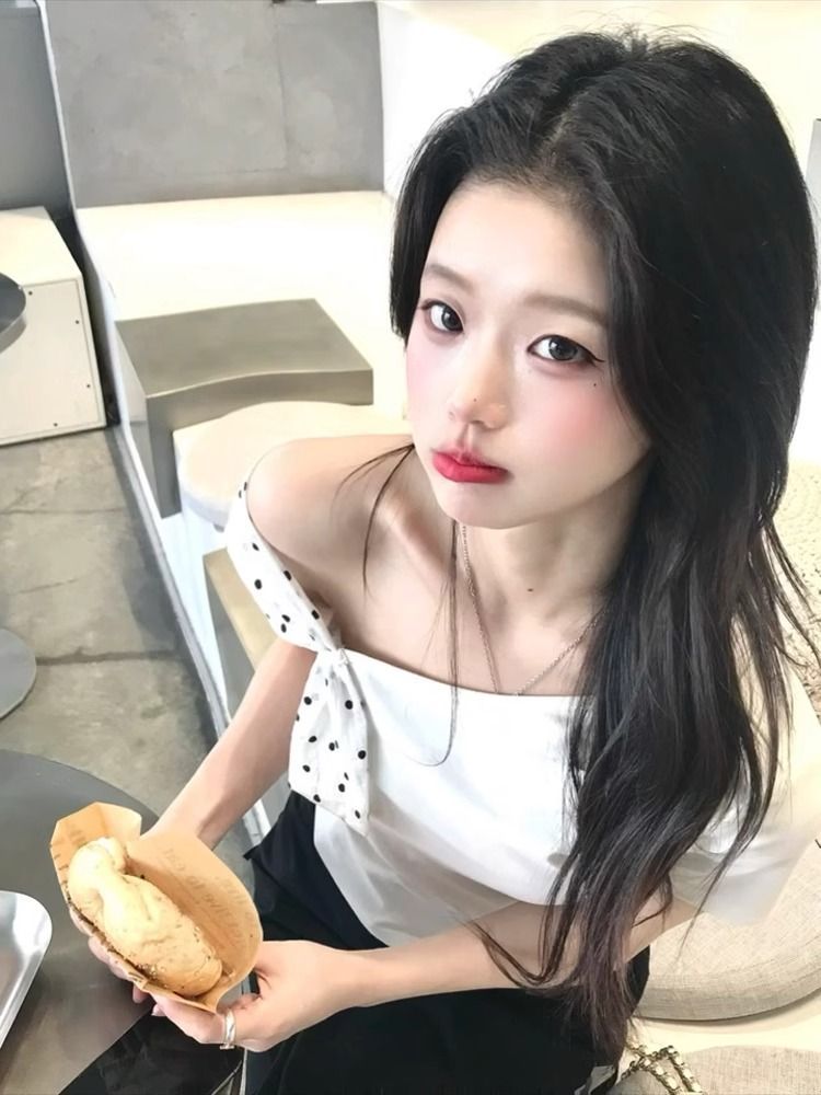 Sloping shoulder short sleeve T-shirt bow tops