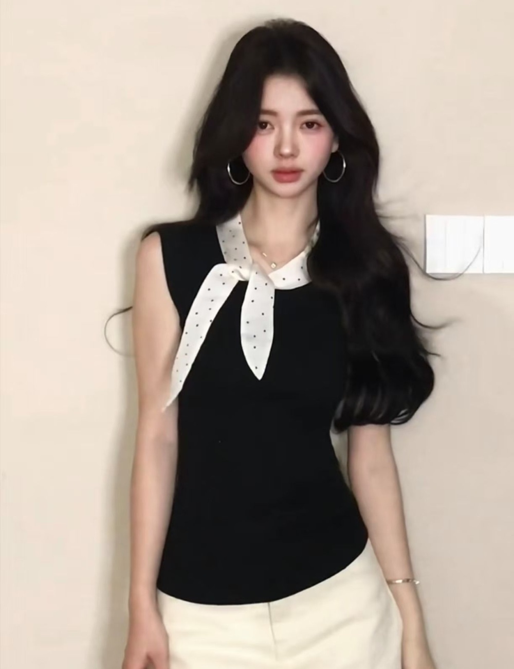 Sling slim polka dot vest wears outside sleeveless tops