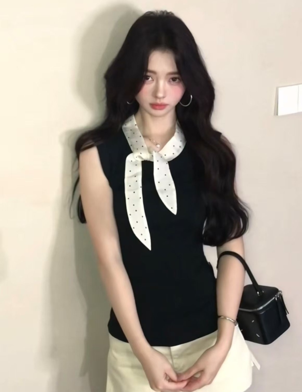 Sling slim polka dot vest wears outside sleeveless tops