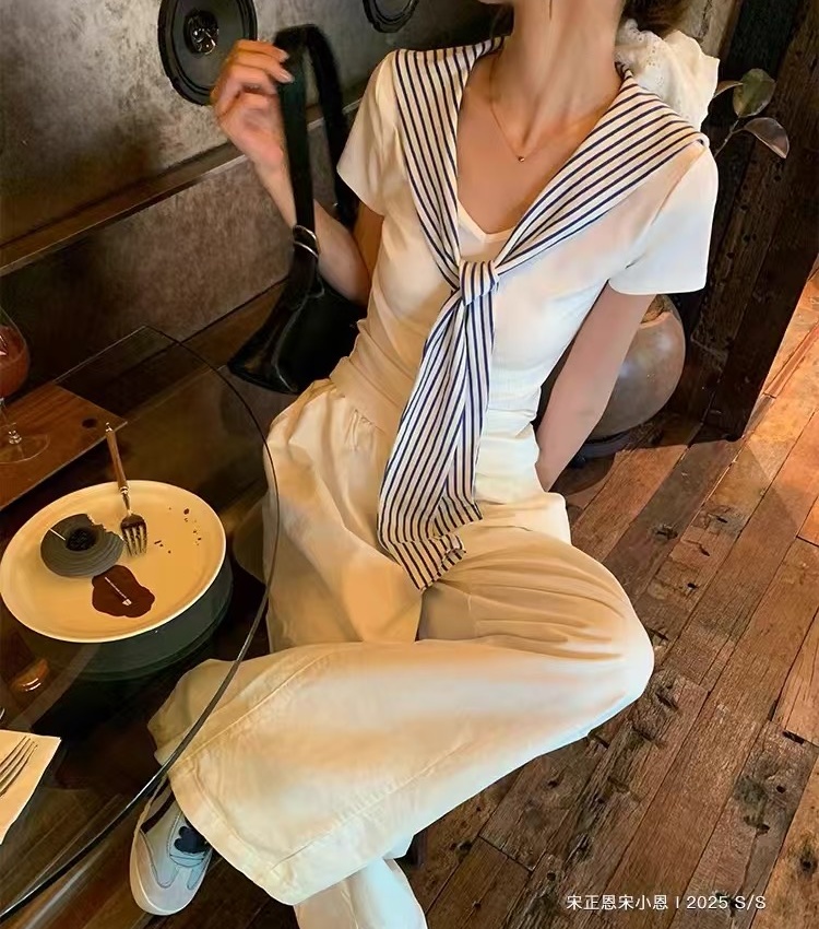 White stripe tops Pseudo-two navy collar T-shirt for women