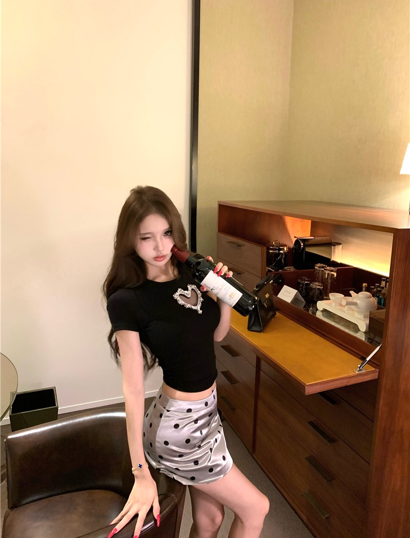 Hollow short skirt polka dot T-shirt 2pcs set for women