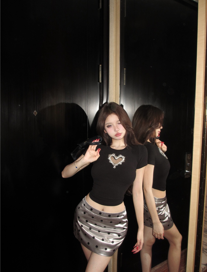 Hollow short skirt polka dot T-shirt 2pcs set for women