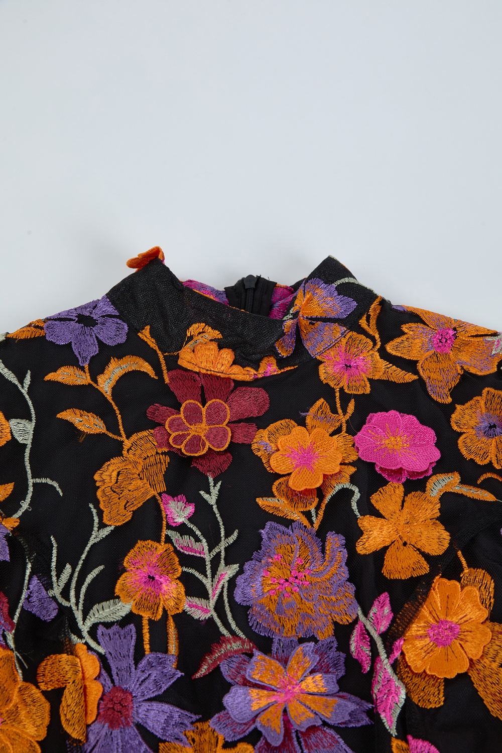 Embroidered flowers long sleeve dress speaker evening dress