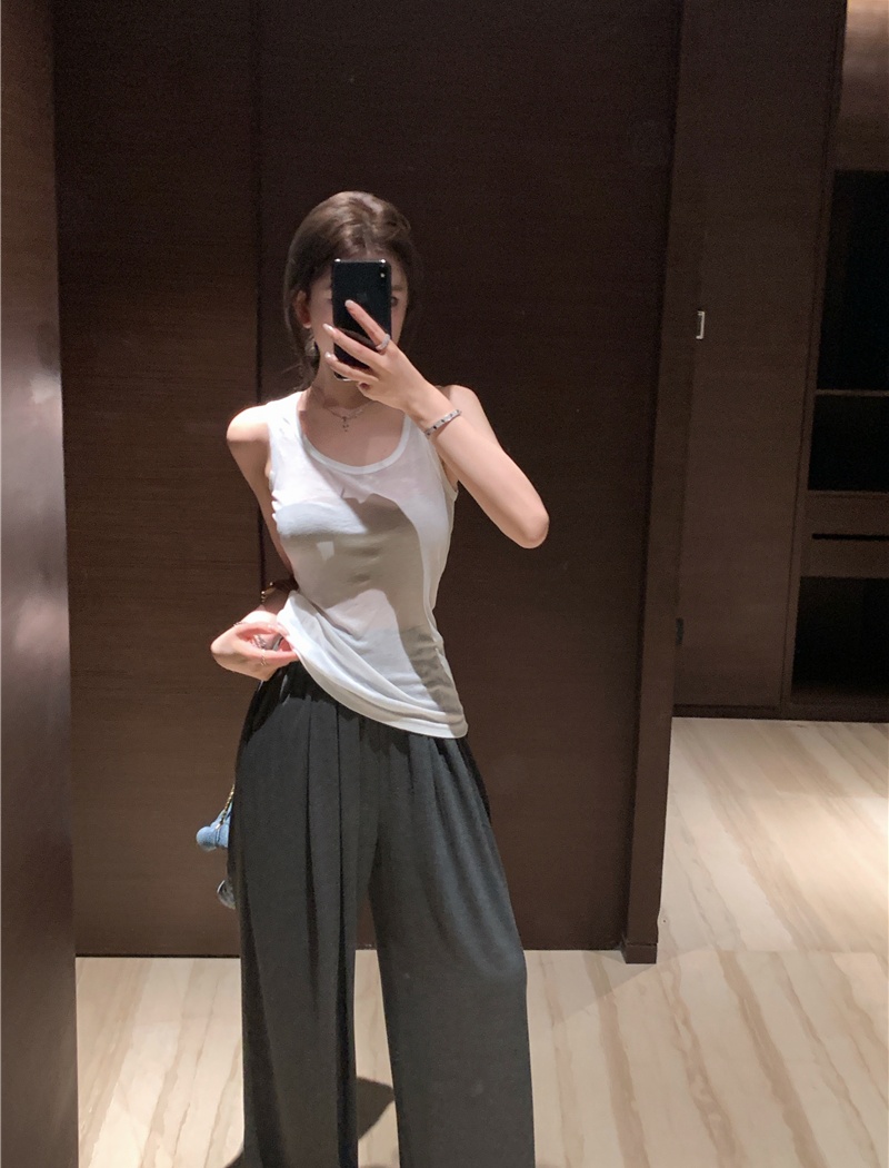 Lazy halter tops a set