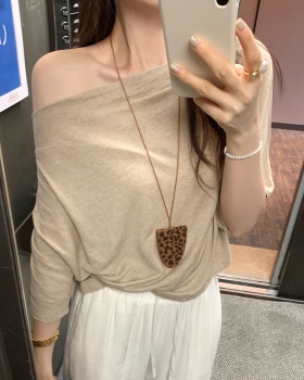 Lazy summer T-shirt sloping shoulder tops for women