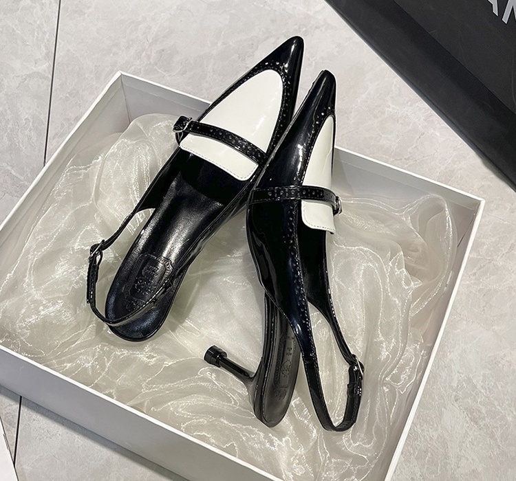 Summer pointed sandals retro fine-root shoes