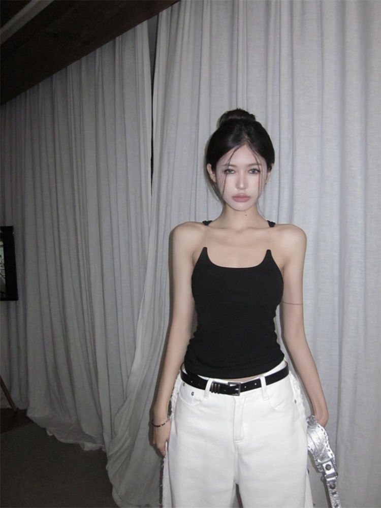 All-match tight European style black vest for women
