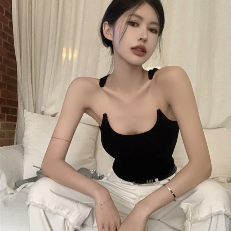 All-match tight European style black vest for women