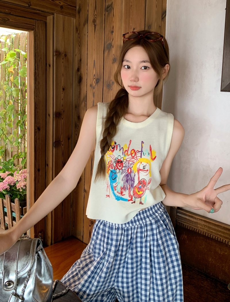 Sleeveless slim tops wears outside vest for women