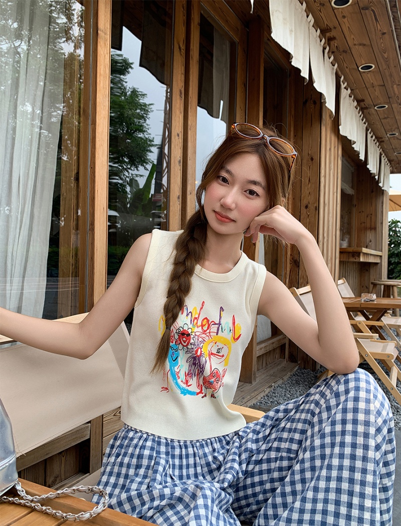Sleeveless slim tops wears outside vest for women