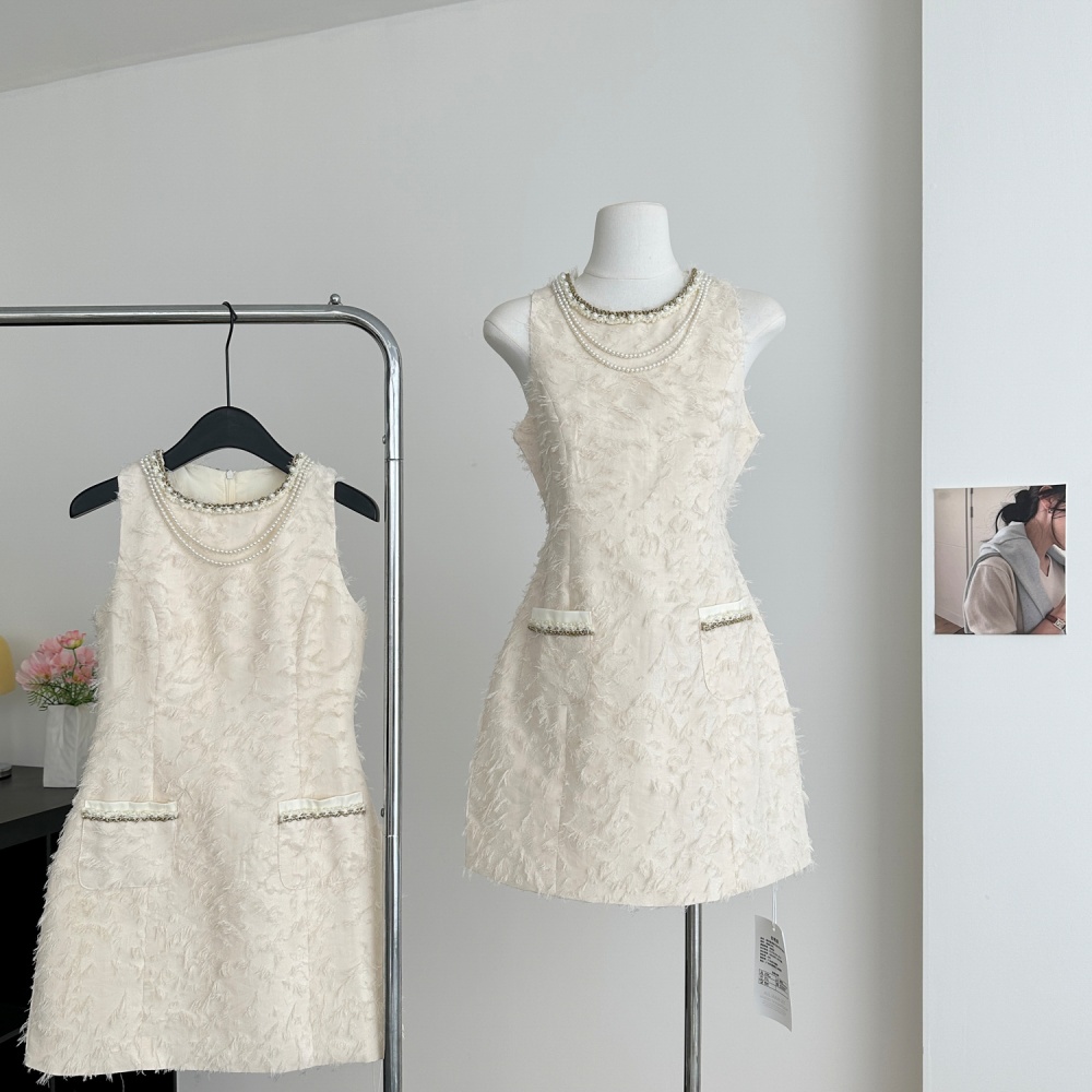 Sleeveless France style feather summer dress for women