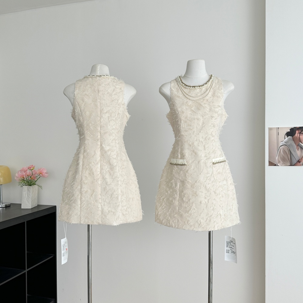 Sleeveless France style feather summer dress for women