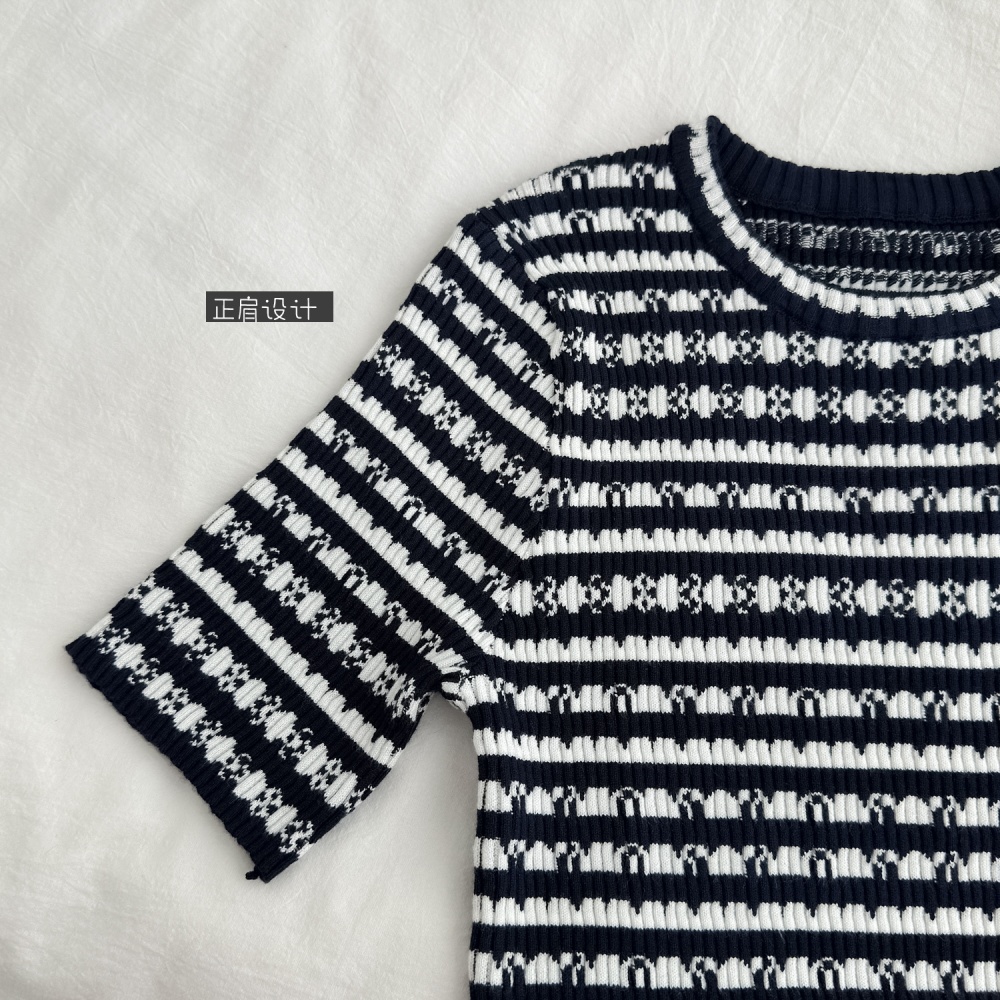 Knitted stripe tops short sleeve short skirt a set