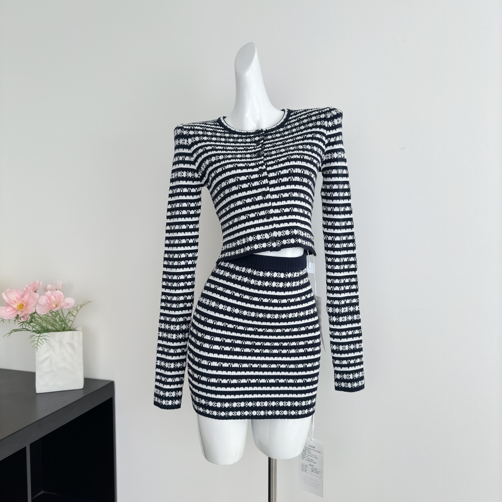 Knitted cardigan stripe short skirt a set
