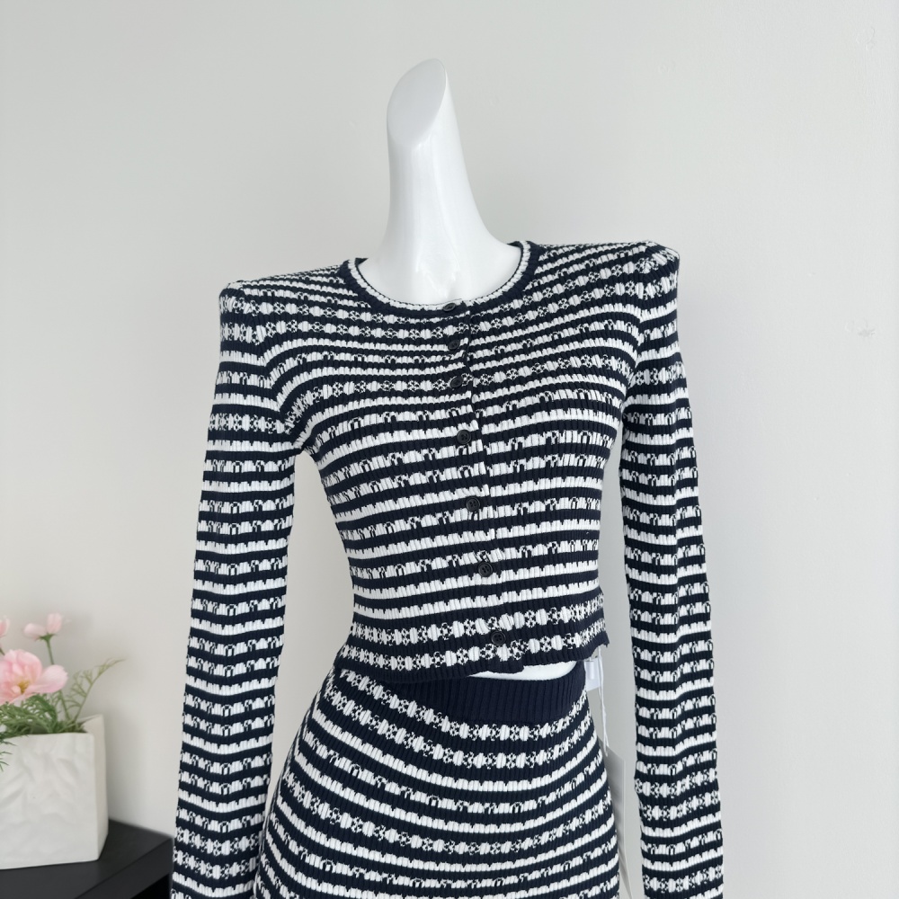 Knitted cardigan stripe short skirt a set