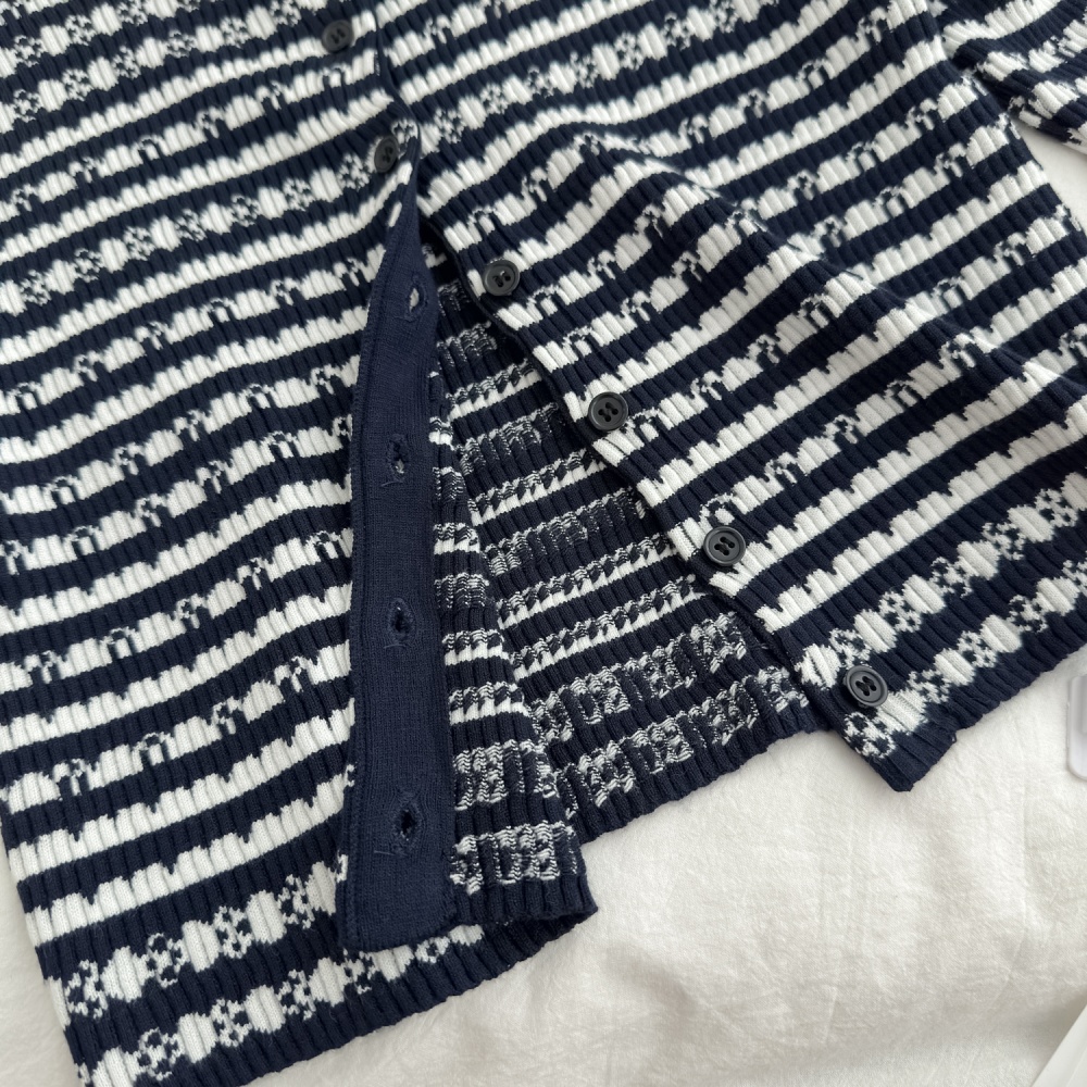 Knitted cardigan stripe short skirt a set
