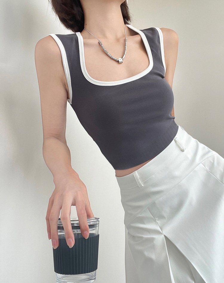 With chest pad wrapped chest tops bottoming vest
