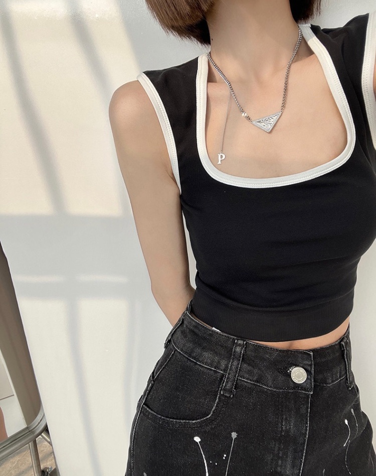 With chest pad wrapped chest tops bottoming vest