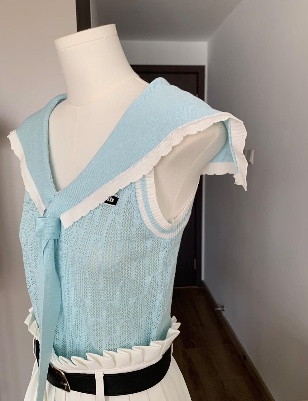 Elegant slim skirt temperament pleated tops a set for women