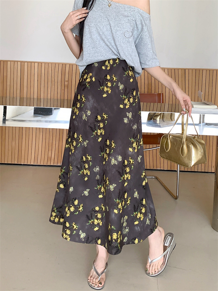 Large yard slim elastic waist summer skirt for women
