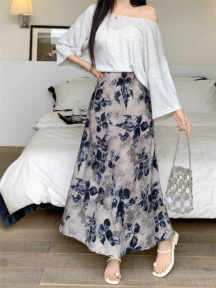 Large yard slim elastic waist summer skirt for women