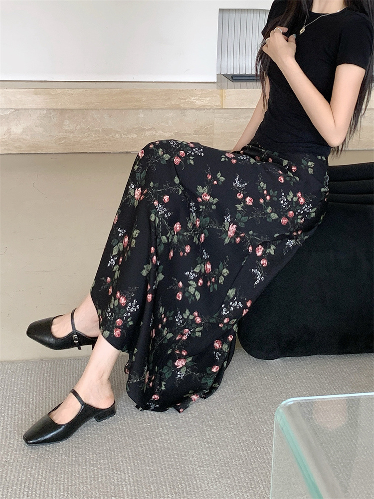 Large yard slim elastic waist summer skirt for women