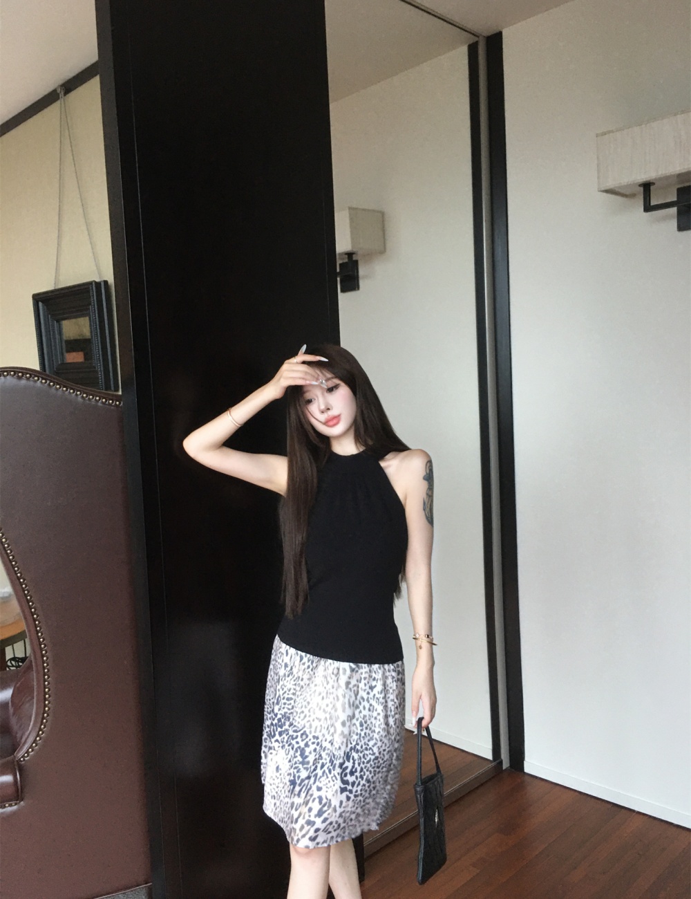 Streamer knitted short skirt halter leopard vest a set