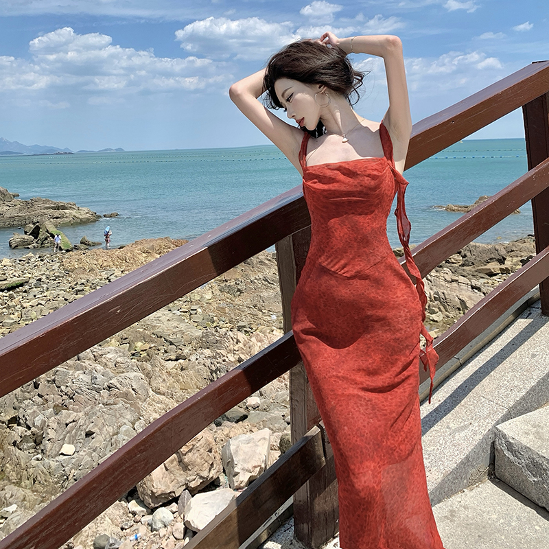 Streamer halter lotus leaf edges red blooming dress