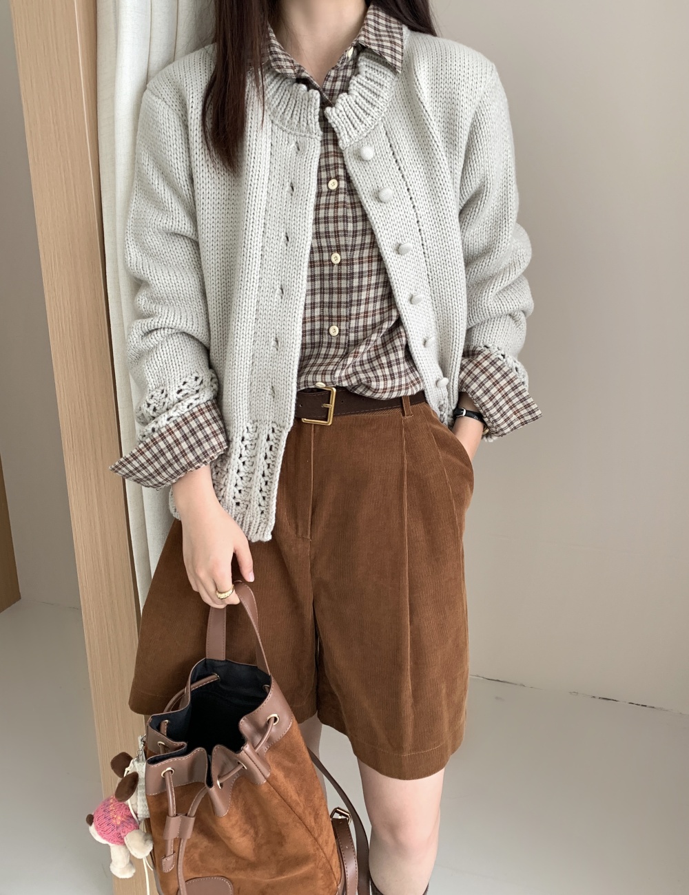 Autumn round neck tender cardigan wool hollow sweater