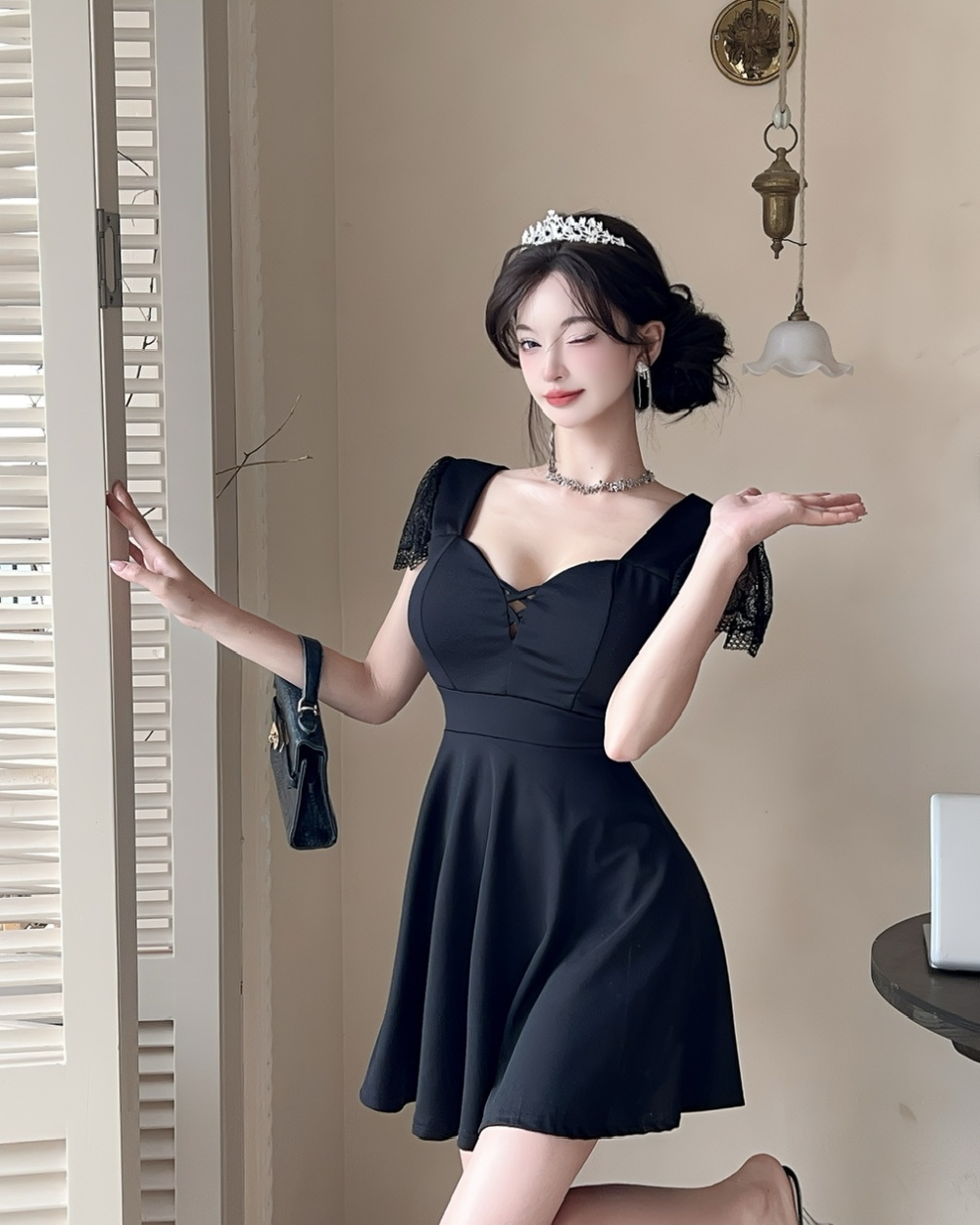 Lace splice sexy short pinched waist bottoming dress