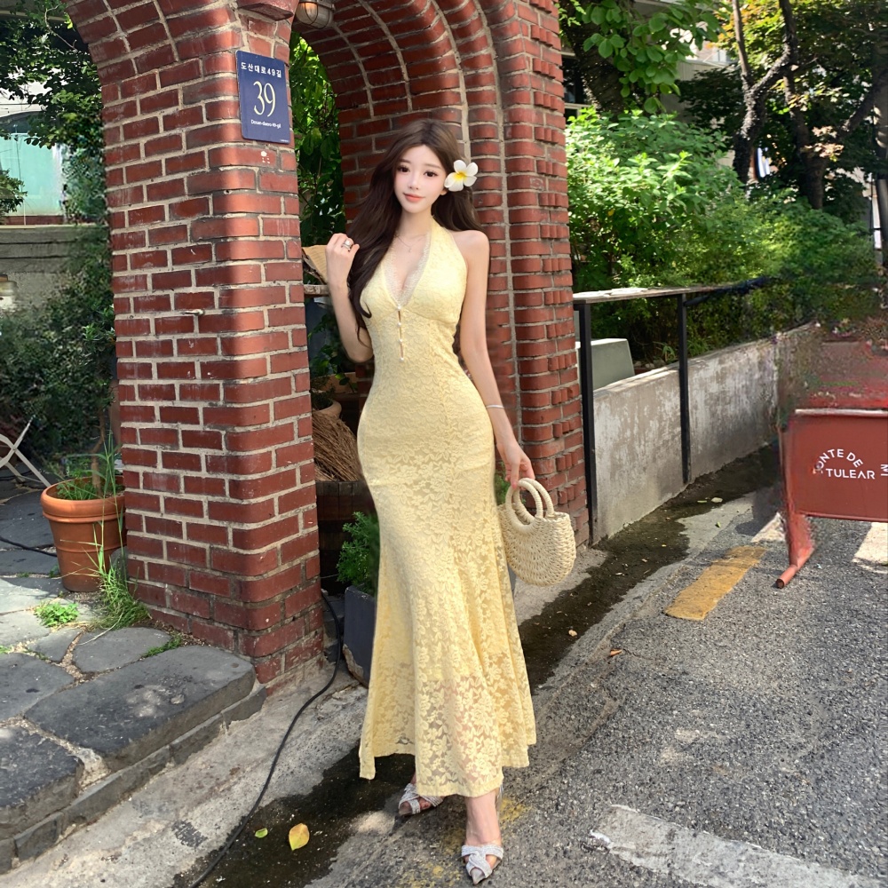 Halter V-neck lace yellow sling tight dress