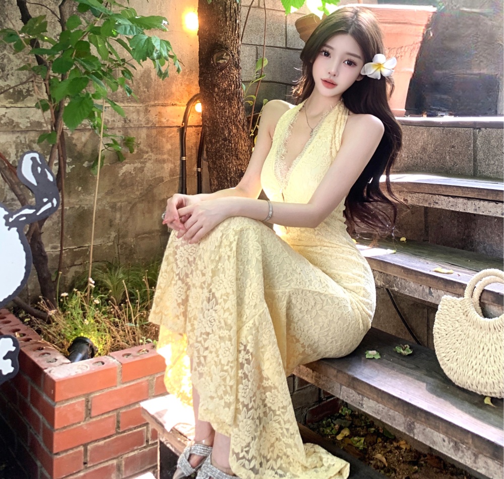 Halter V-neck lace yellow sling tight dress