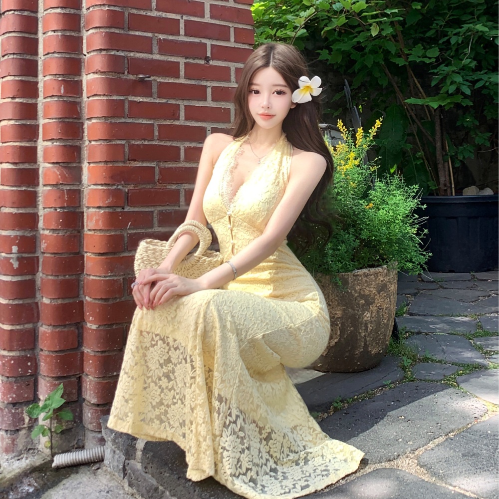 Halter V-neck lace yellow sling tight dress