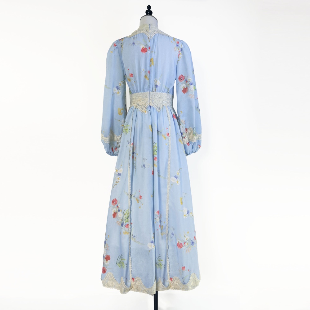 Lace luxurious V-neck breathable autumn and winter dress
