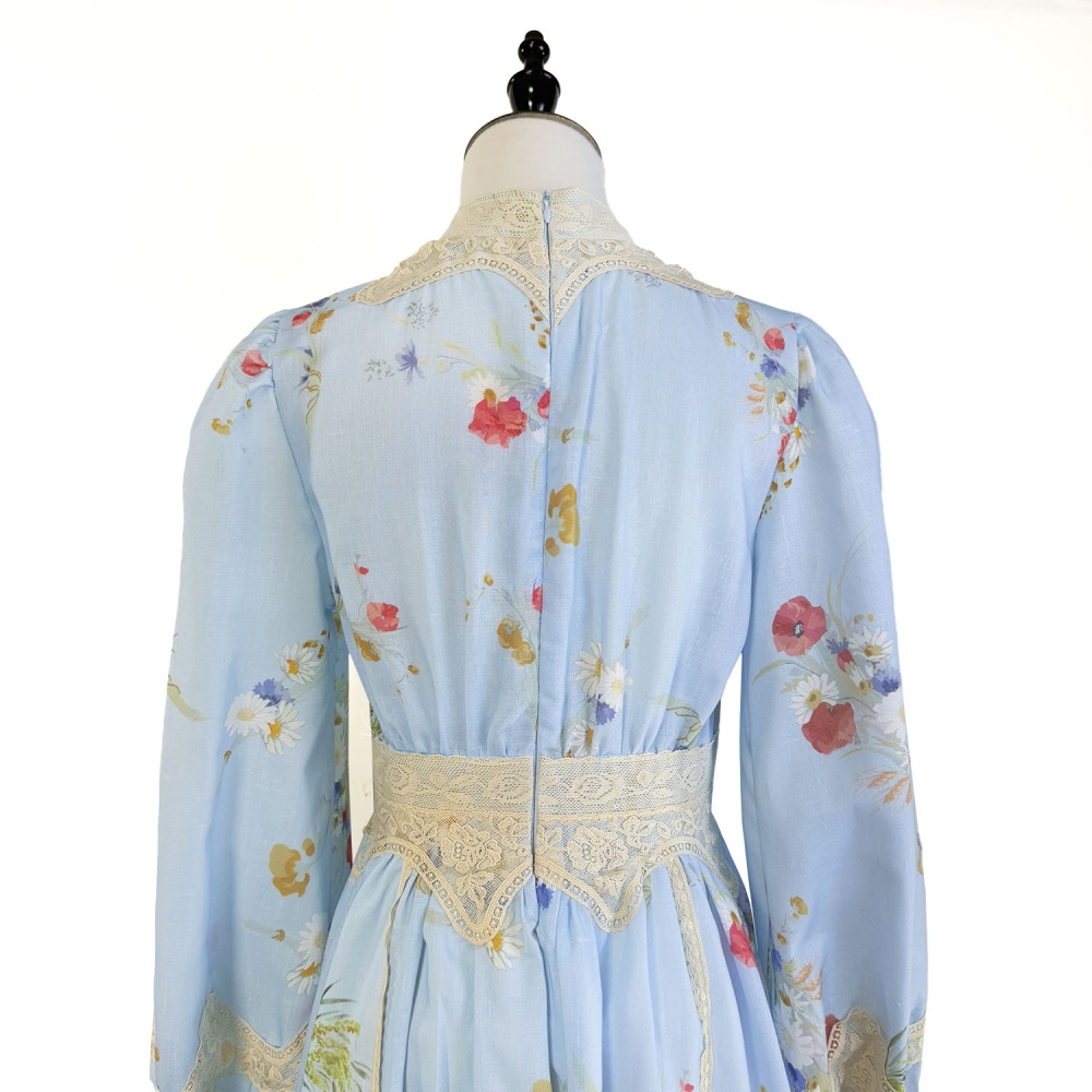 Lace luxurious V-neck breathable autumn and winter dress