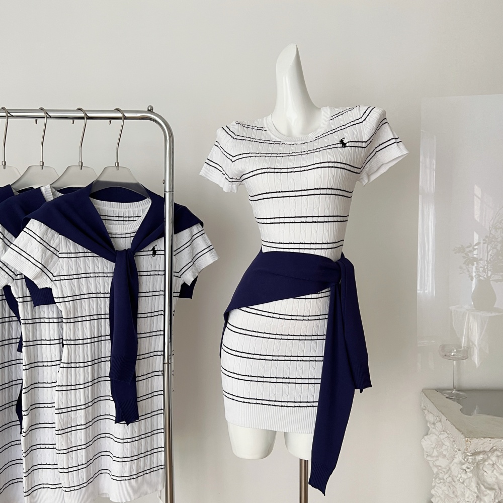 Loose package hip T-back summer stripe shawl