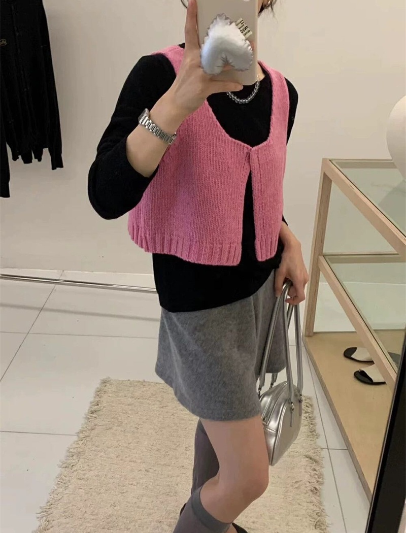 Niche knitted waistcoat autumn covered buckle sweater