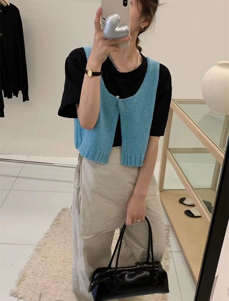 Niche knitted waistcoat autumn covered buckle sweater