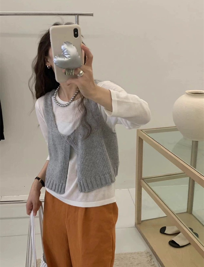 Niche knitted waistcoat autumn covered buckle sweater