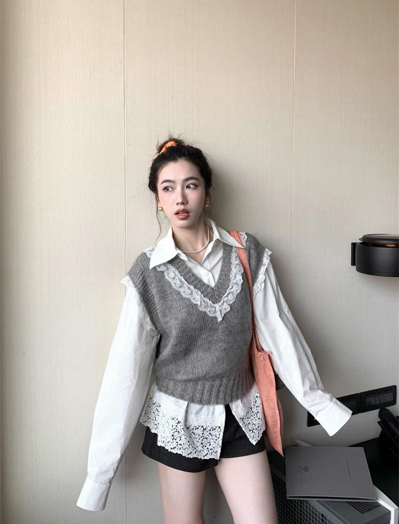 Show young V-neck tops lace knitted sweater for women
