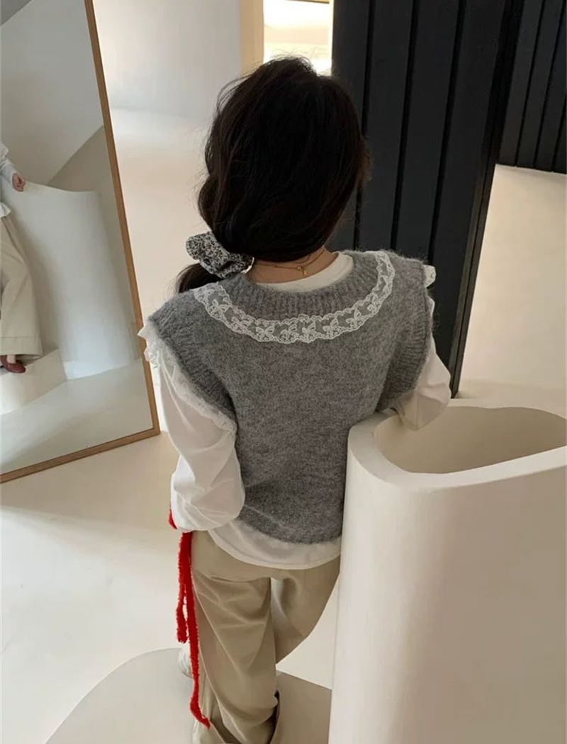 Show young V-neck tops lace knitted sweater for women