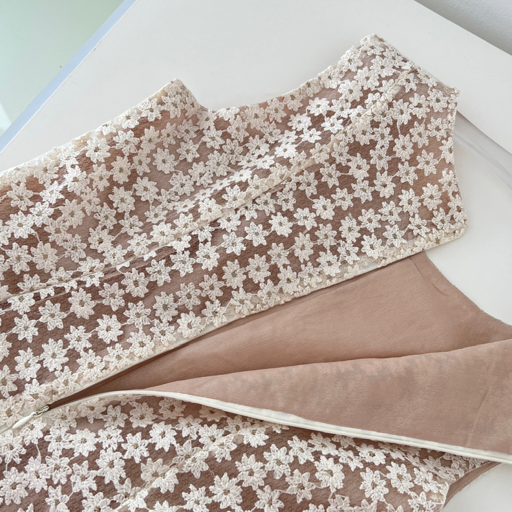 Lace pinched waist daisy sleeveless embroidery dress