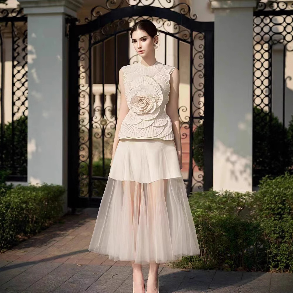 Niche stereoscopic flowers tops gauze temperament dress a set