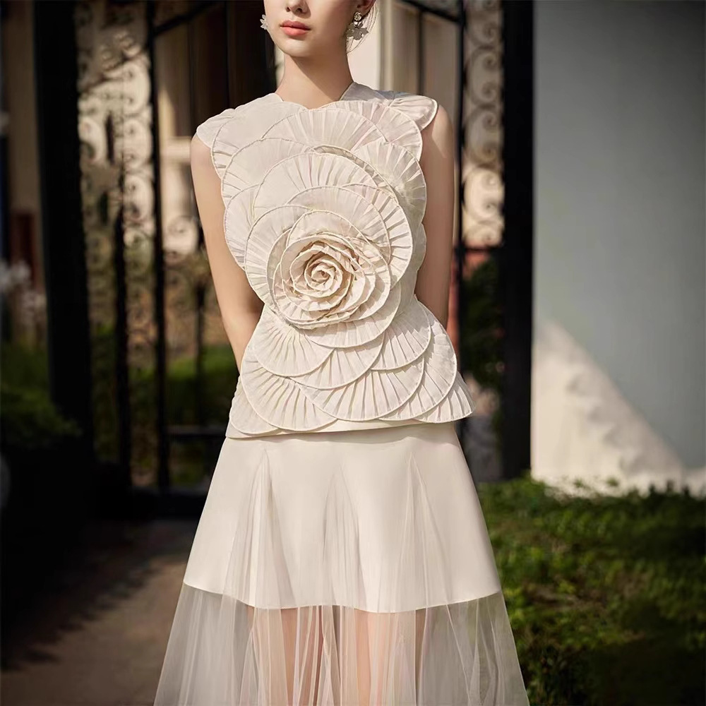Niche stereoscopic flowers tops gauze temperament dress a set