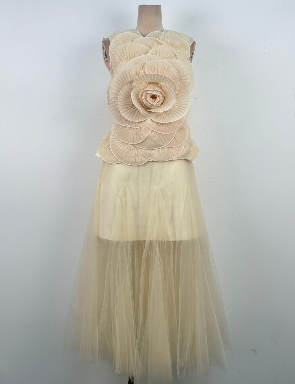 Niche stereoscopic flowers tops gauze temperament dress a set
