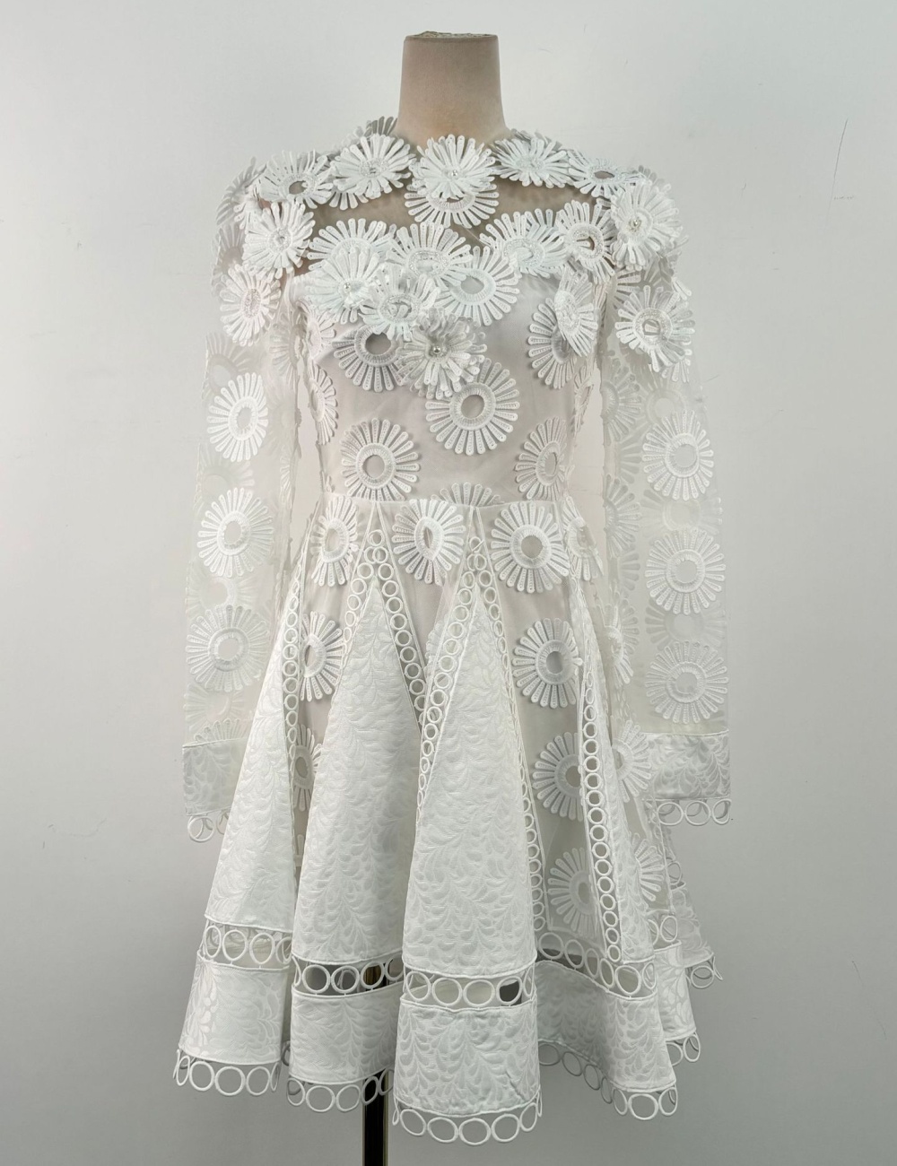 Tender temperament white T-back niche chiffon dress