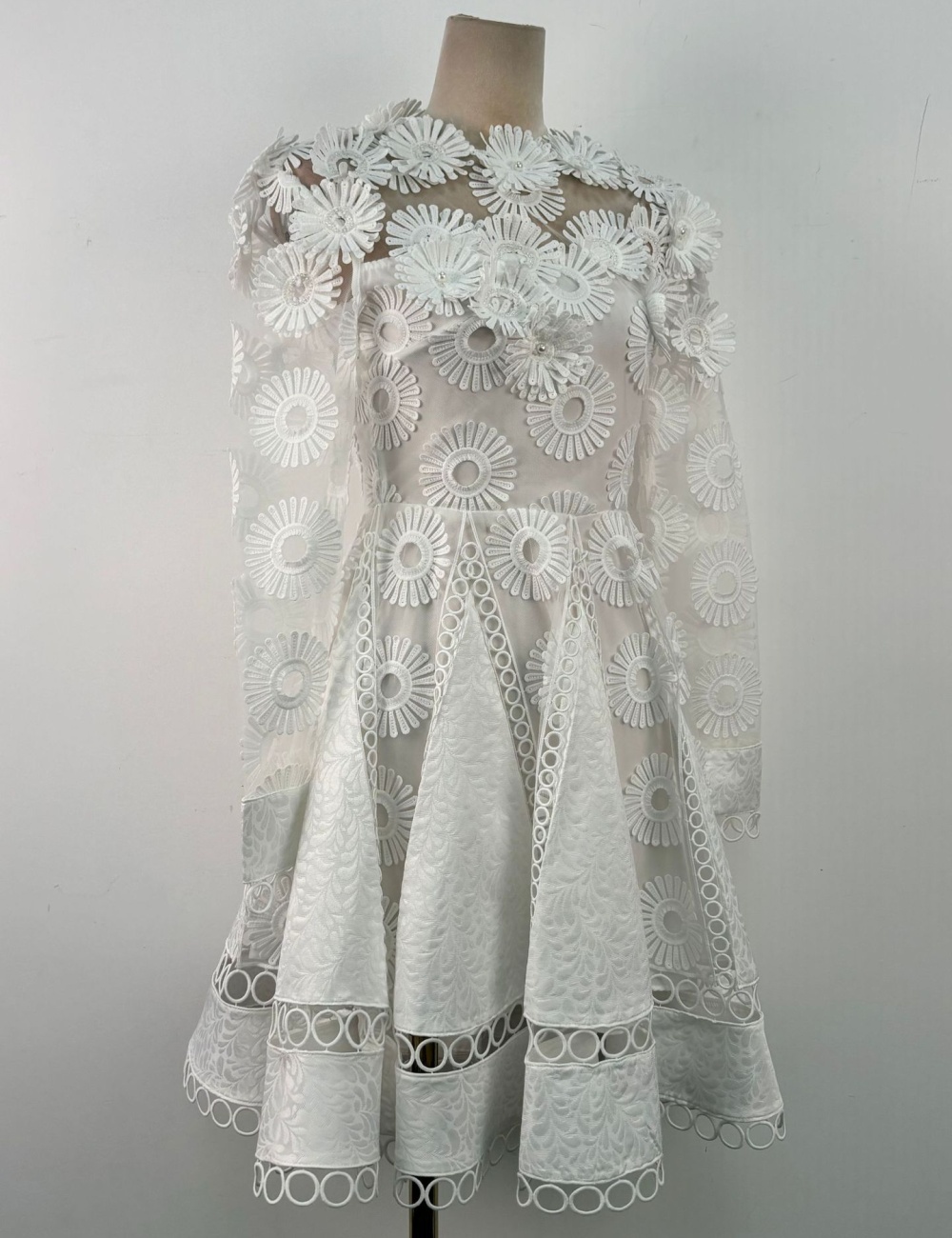 Tender temperament white T-back niche chiffon dress
